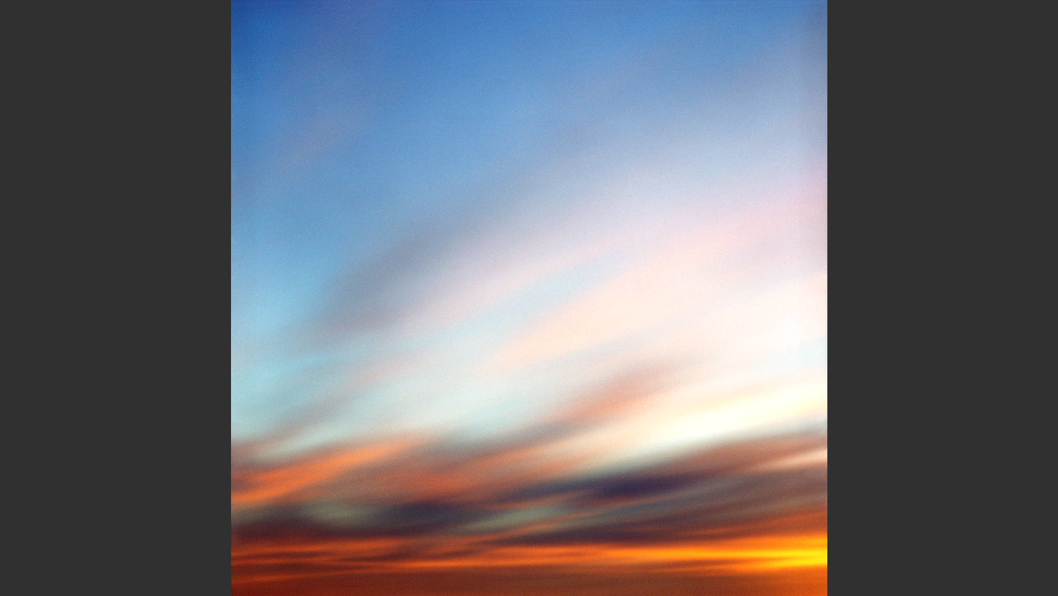 Lochkamerafoto eines dramatischen Himmels für das Gemeindespital Riehen. © Martin Geier